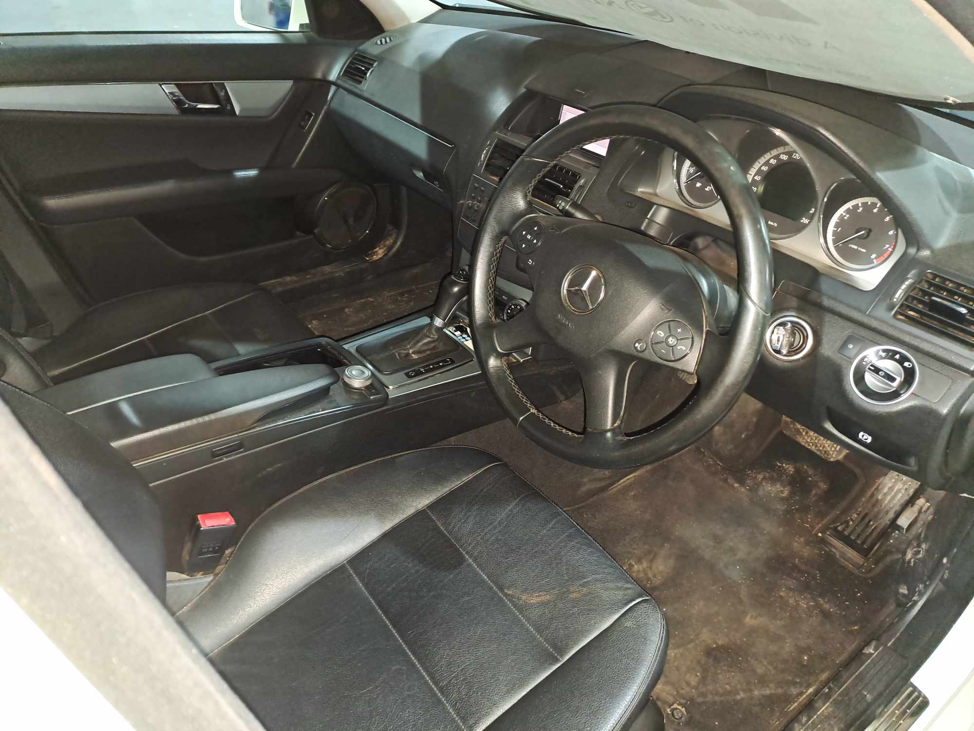 2011 MERCEDES-BENZ C350 BE AVANTGARDE A/T thumbnail 4