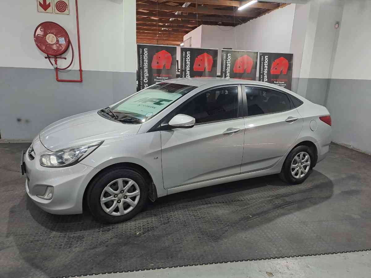 2012 HYUNDAI ACCENT 1.6 GL/MOTION