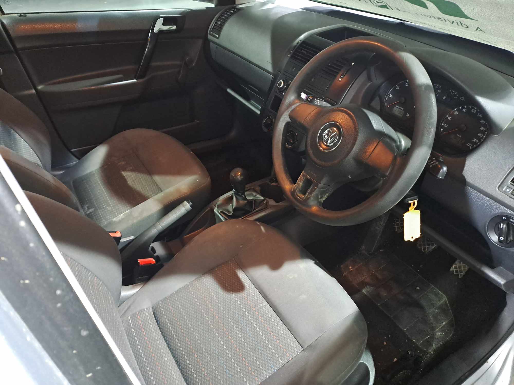 2014 VOLKSWAGEN POLO VIVO 1.4 5Dr thumbnail 3