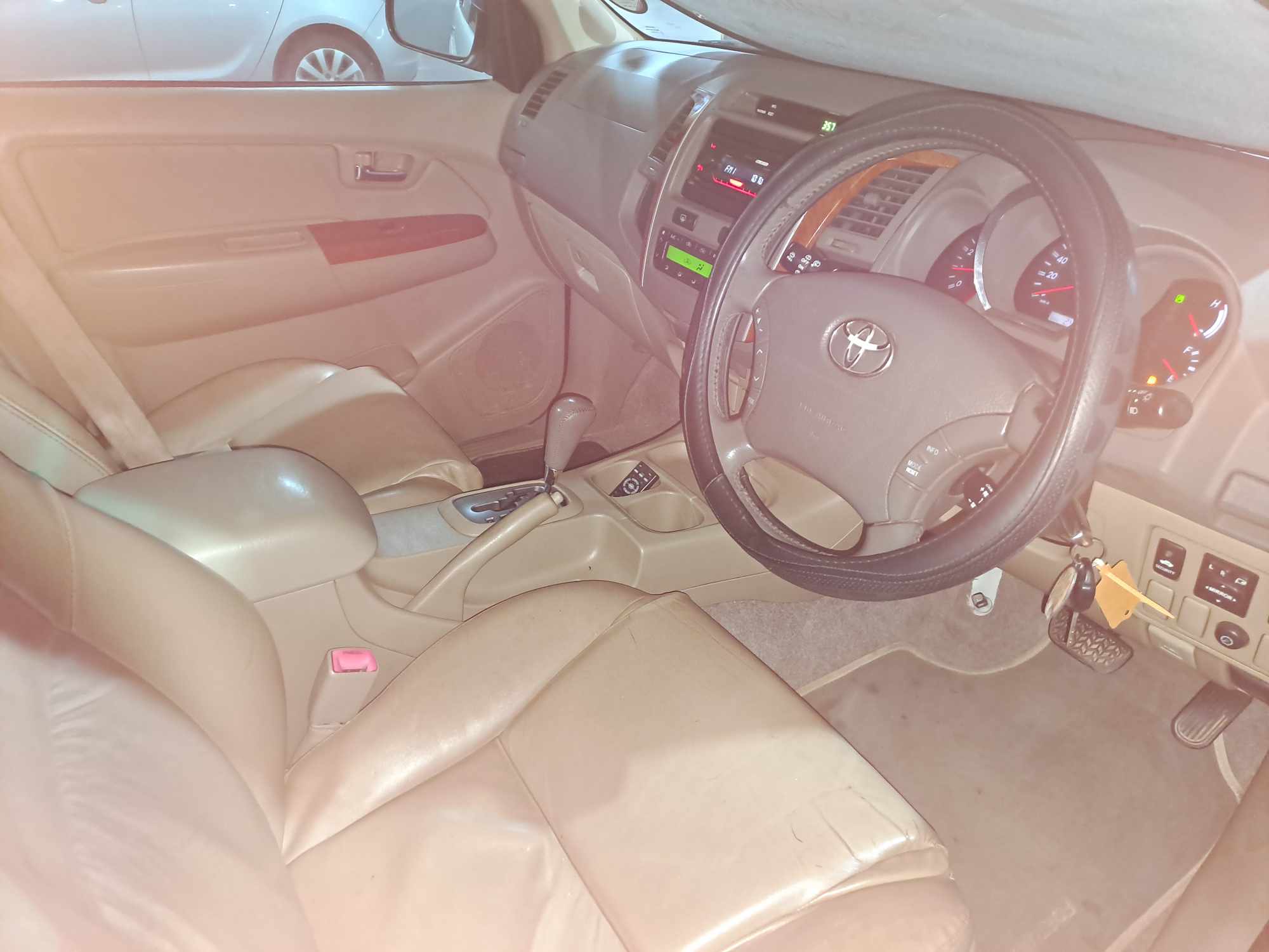 2010 TOYOTA FORTUNER 3.0D-4D R/B A/T thumbnail 4