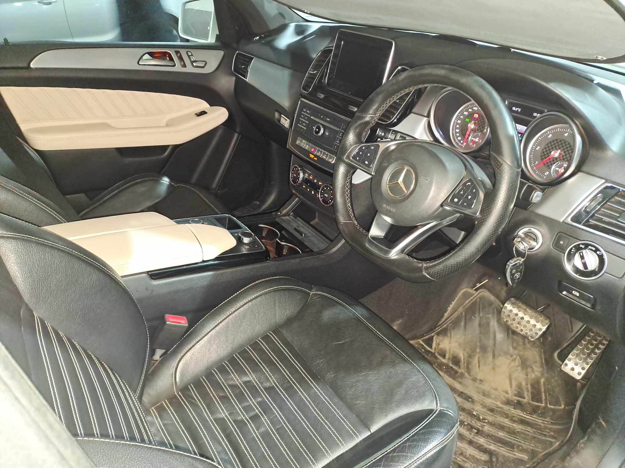 2016 MERCEDES-BENZ GLE 250d 4MATIC thumbnail 4
