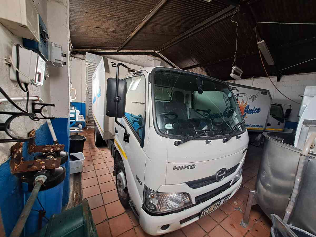 2023 Hino 200 310 Series 4x2 F/C