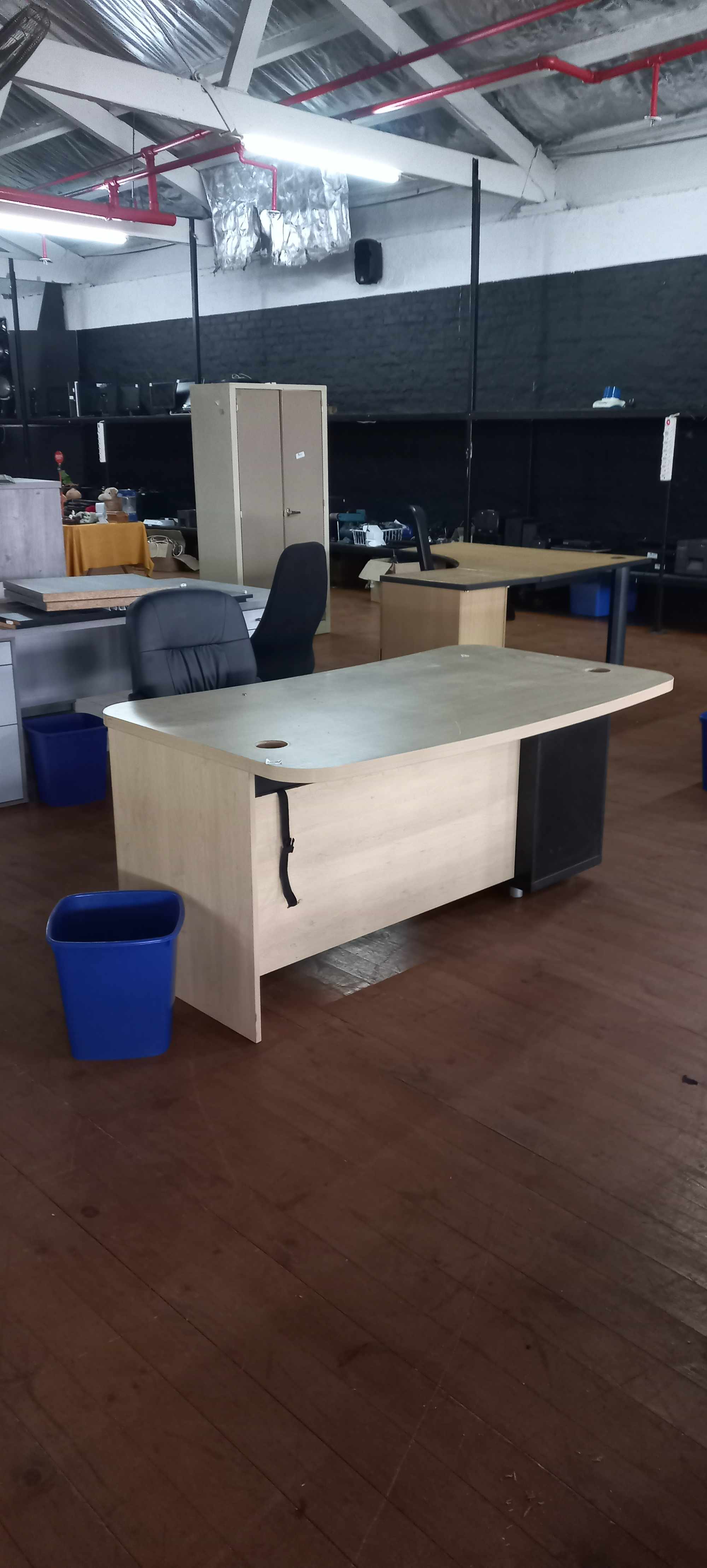 Furniture, Washing Machines, Clothing, Office Furnure, Computers thumbnail 17