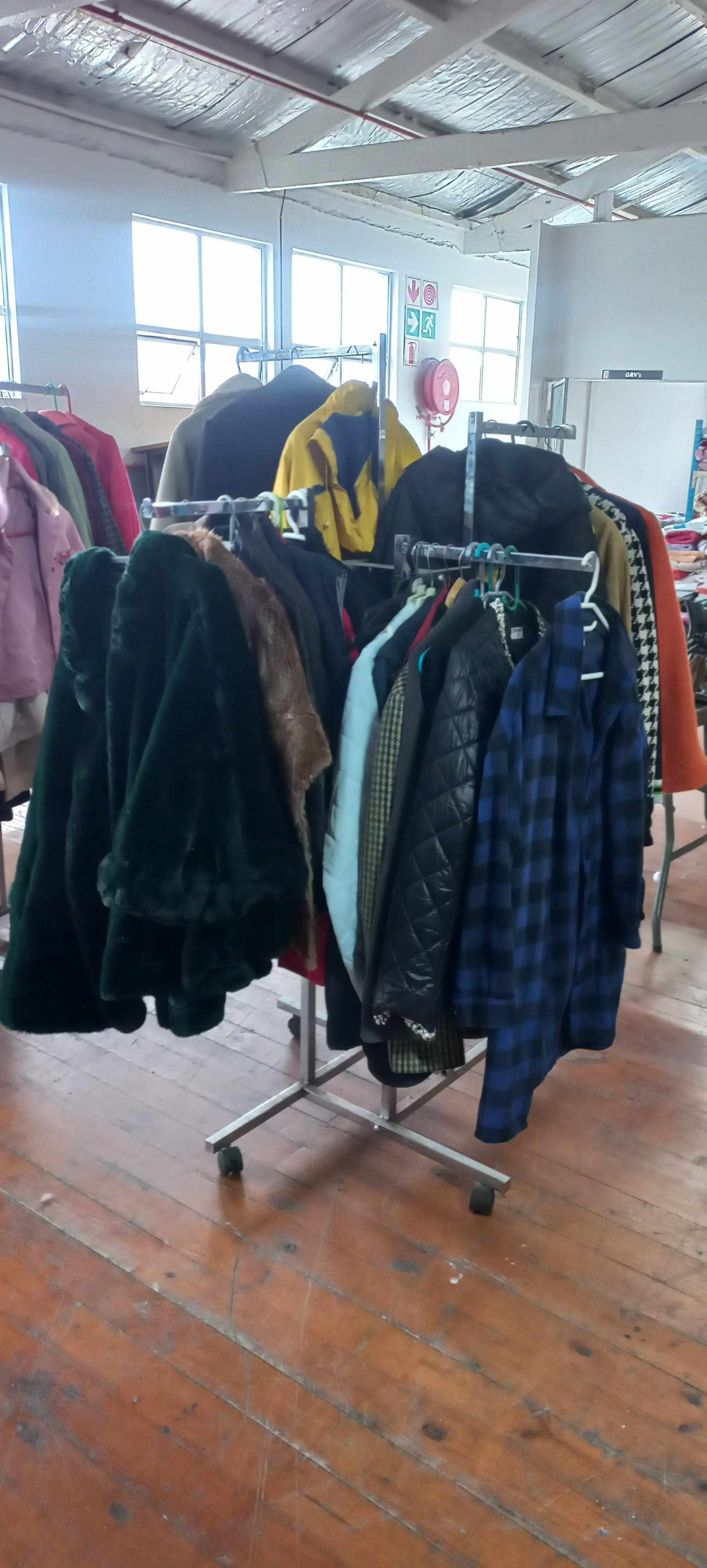 Furniture, Washing Machines, Clothing, Office Furnure, Computers thumbnail 8