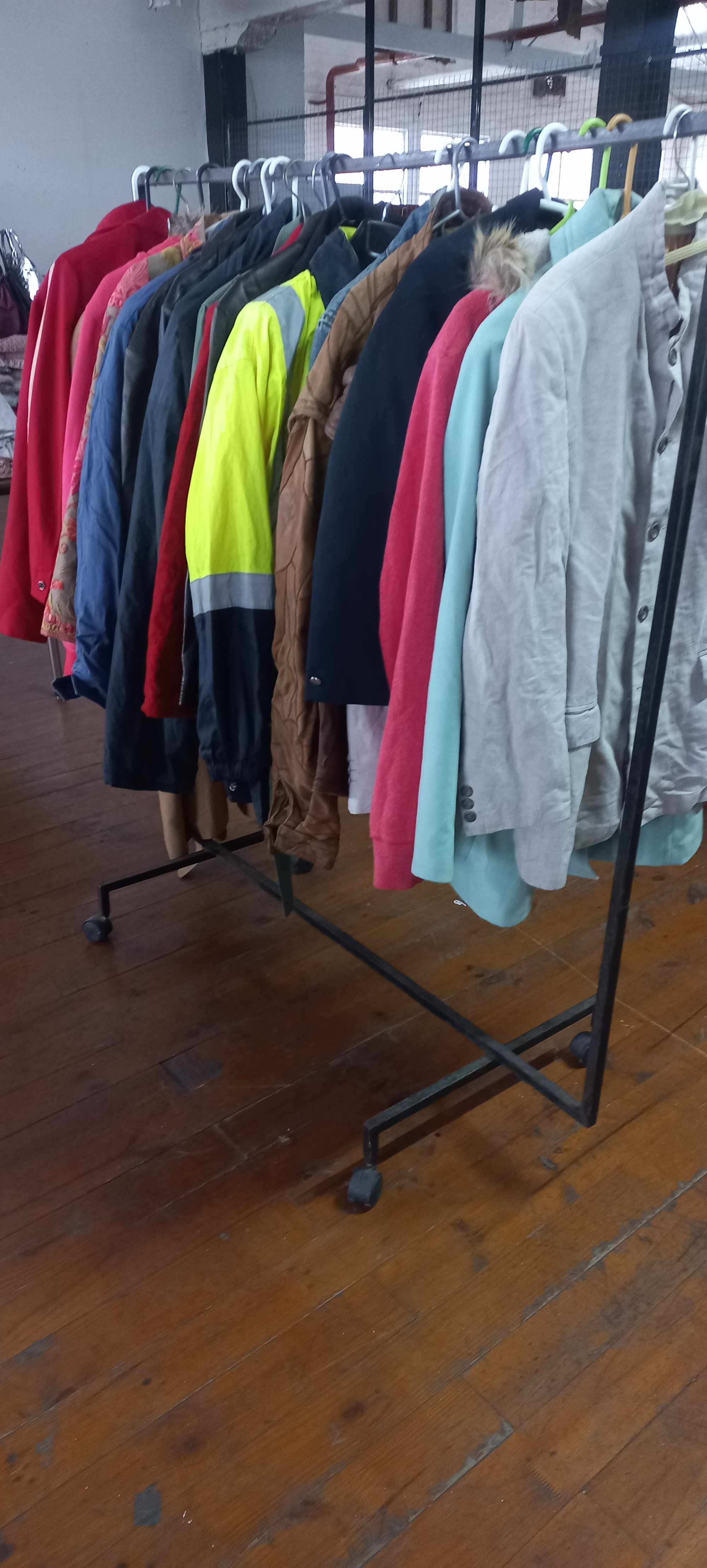 Furniture, Washing Machines, Clothing, Office Furnure, Computers thumbnail 9