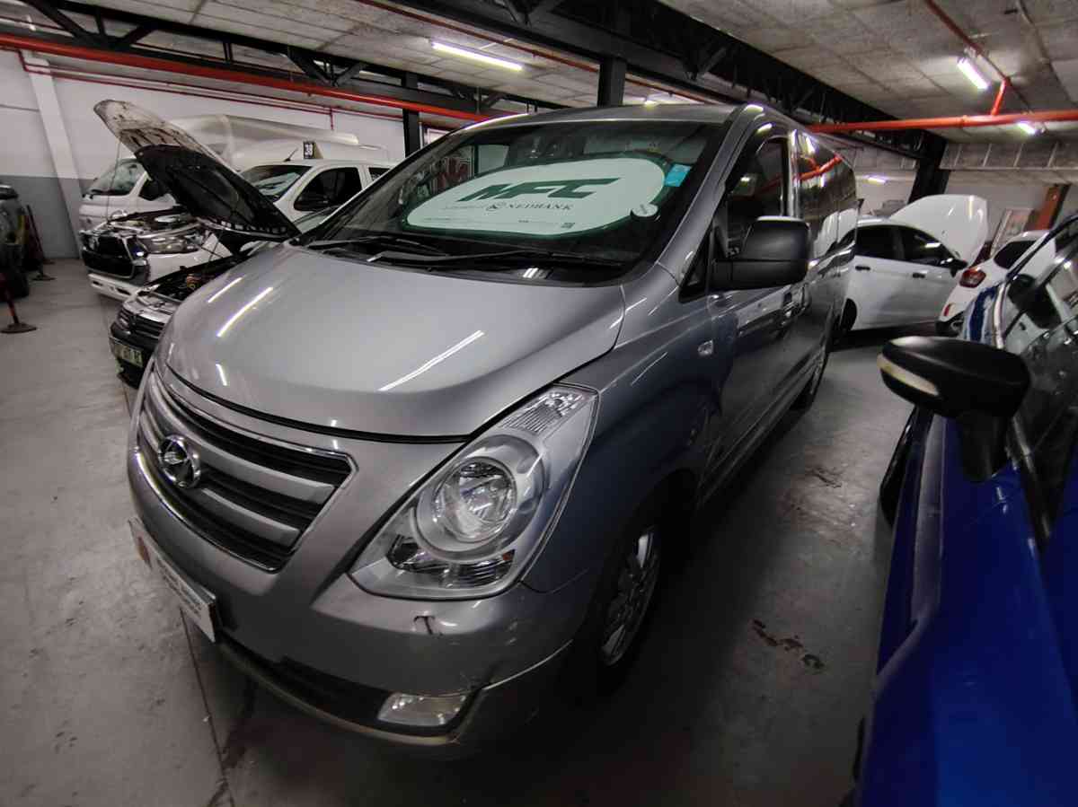 2016 HYUNDAI H-1 2.5 CRDI A/T/ 2.5 ELITE A/T