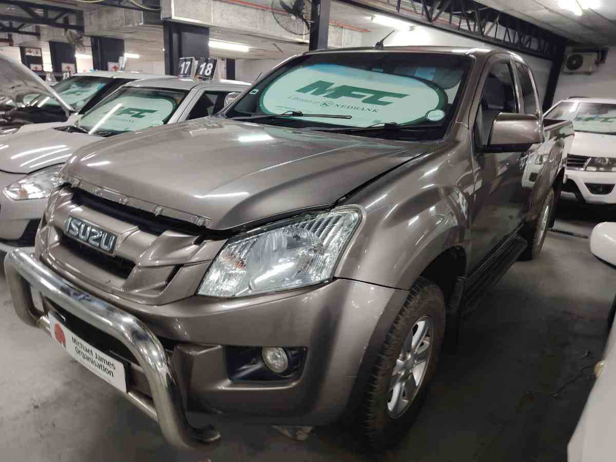 2014 ISUZU KB 250 D-TEQ LE P/U E/CAB