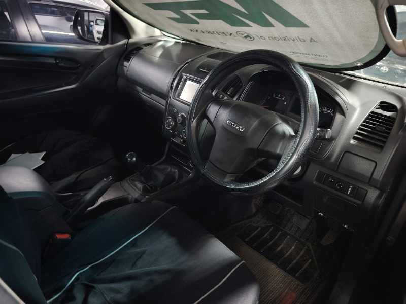 2014 ISUZU KB 250 D-TEQ LE P/U E/CAB thumbnail 3