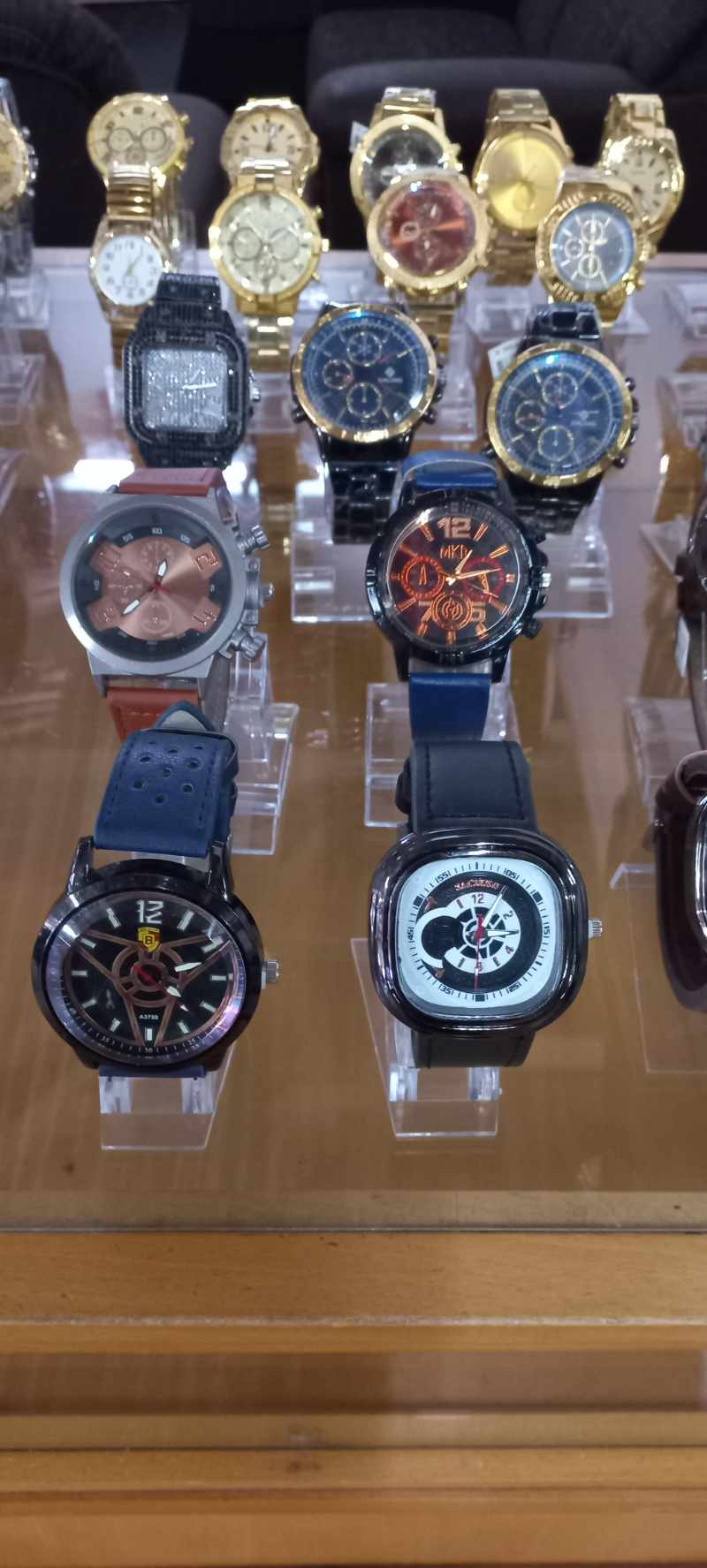 Quantity Jewellery and Watches thumbnail 11