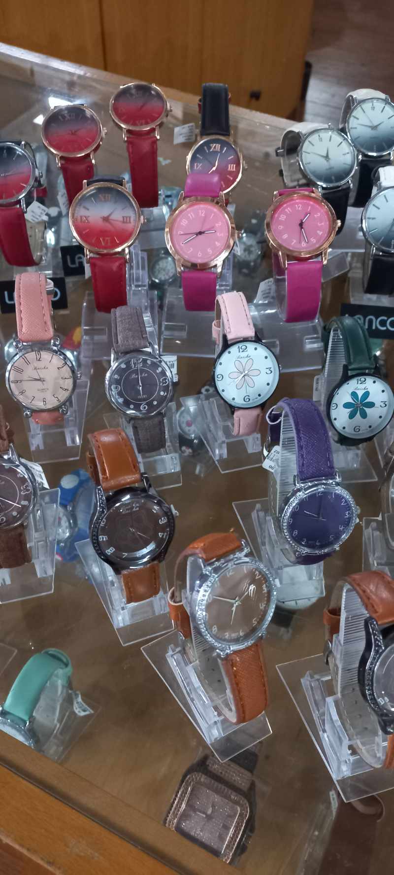 Quantity Jewellery and Watches thumbnail 15