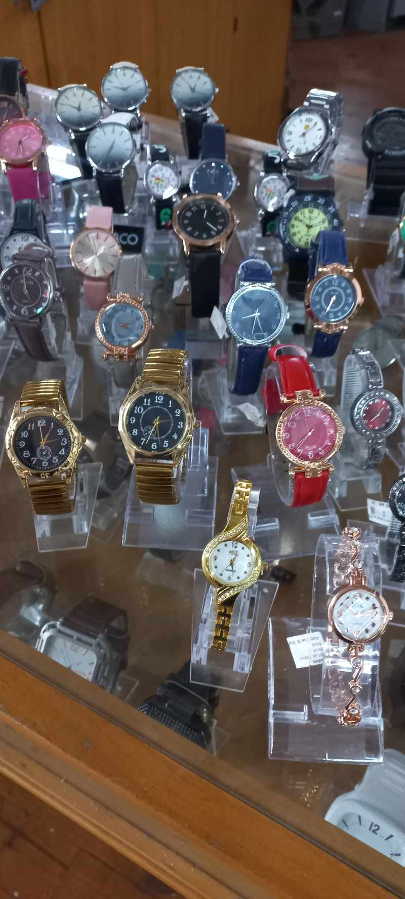 Quantity Jewellery and Watches thumbnail 16