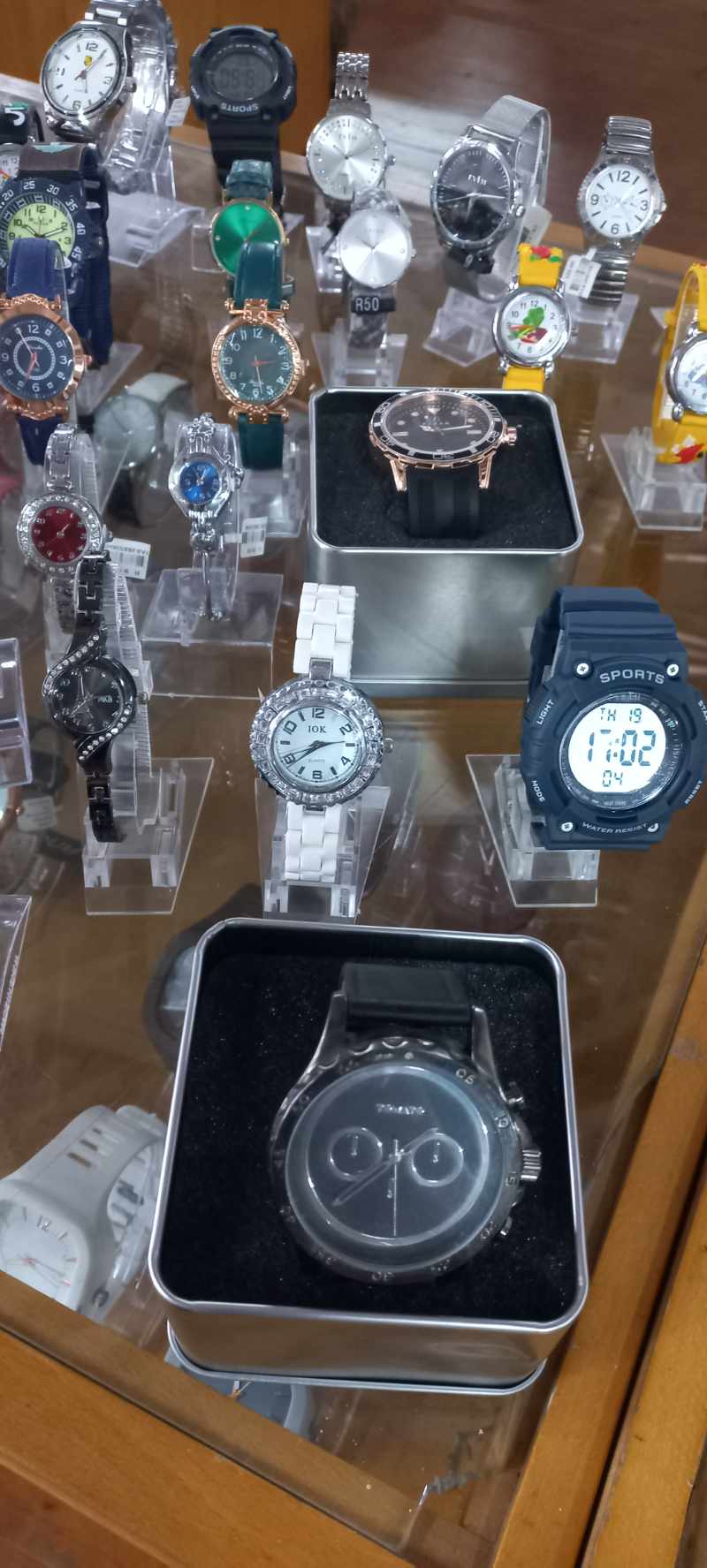 Quantity Jewellery and Watches thumbnail 17