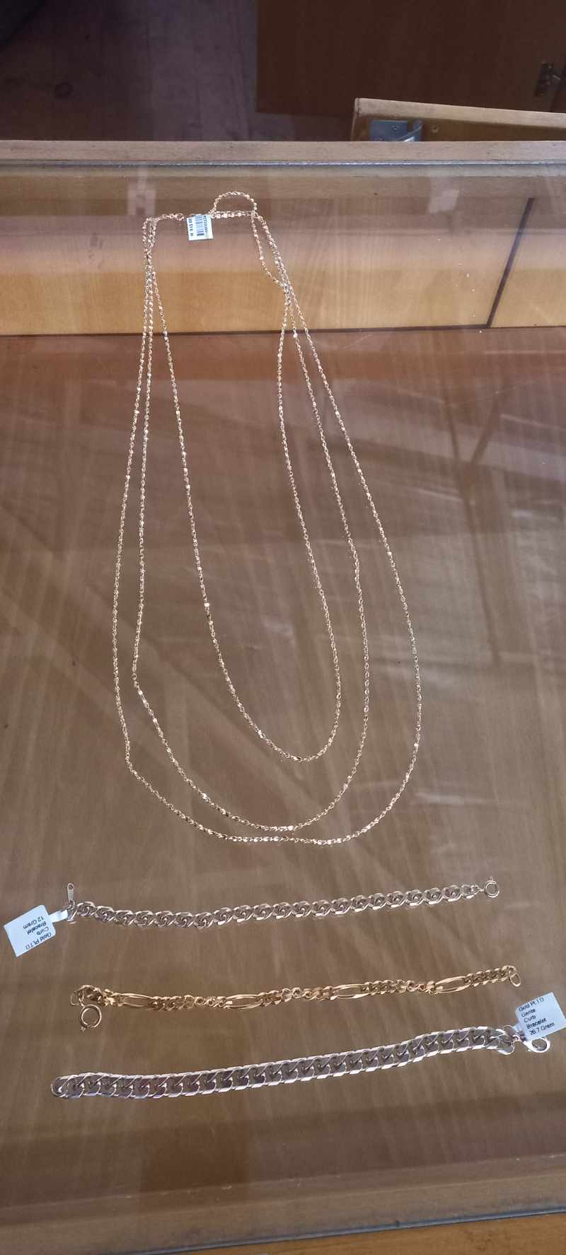 Quantity Jewellery and Watches thumbnail 27