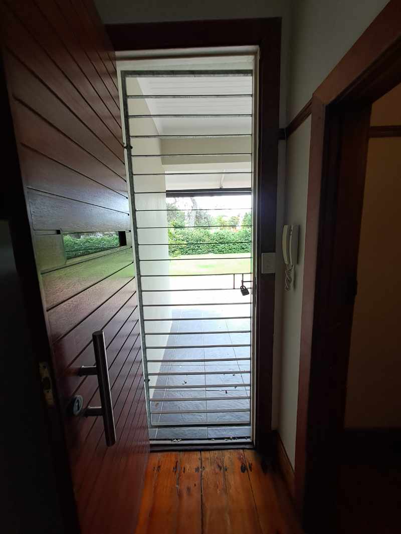 Modern Property thumbnail 19