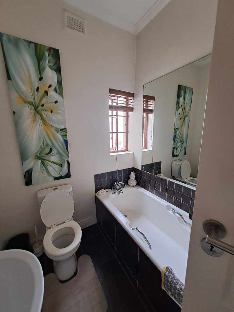 Modern Property thumbnail 23