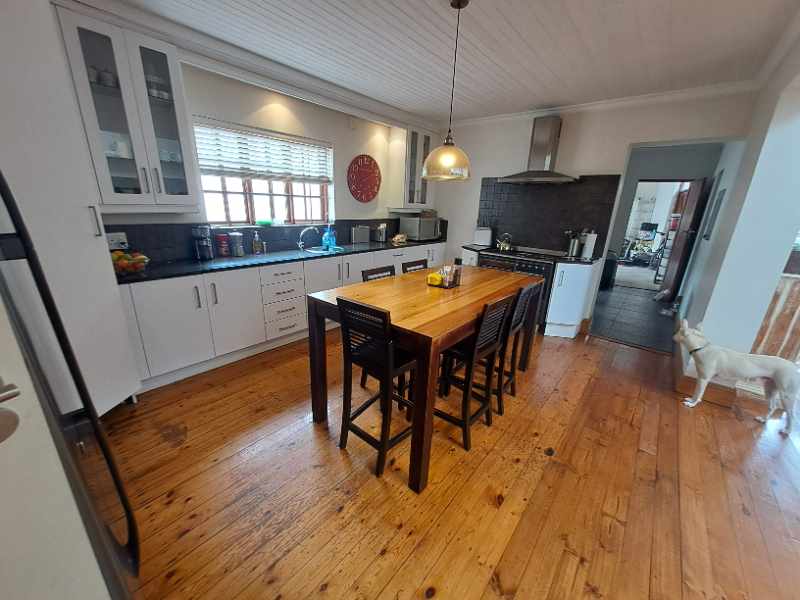 Modern Property thumbnail 25