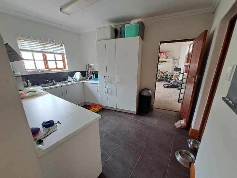Modern Property thumbnail 27