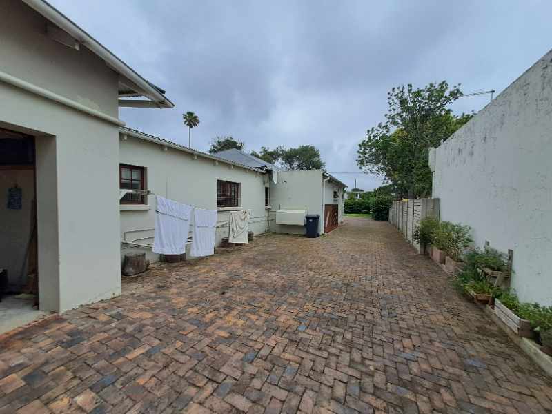 Modern Property thumbnail 29