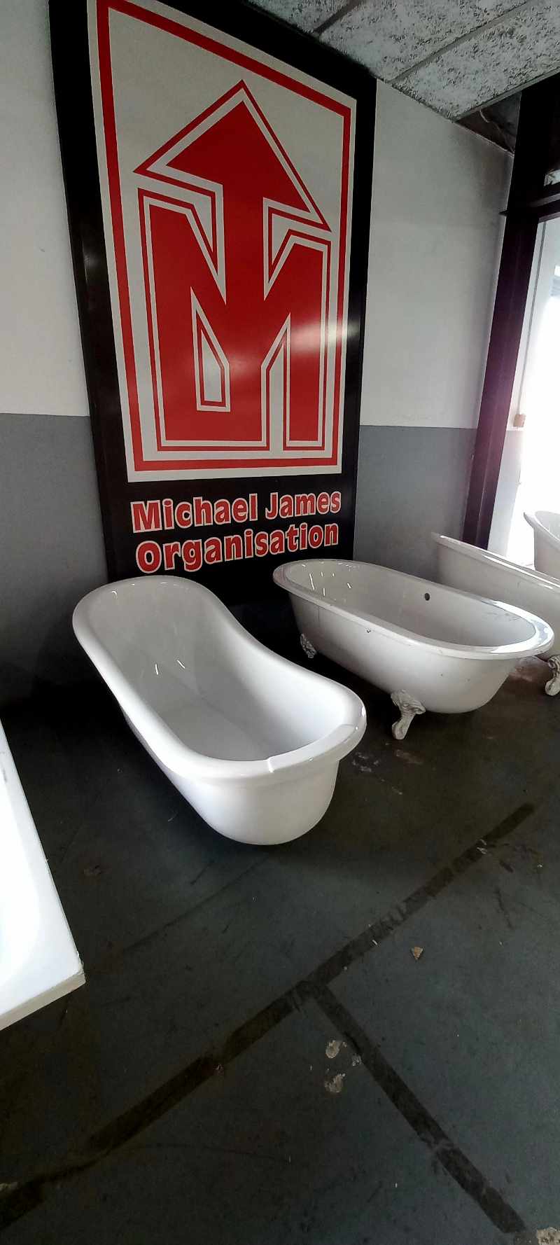 Baths, Sinks, PVC piping, Basins, Cisterns, Saws and More thumbnail 5