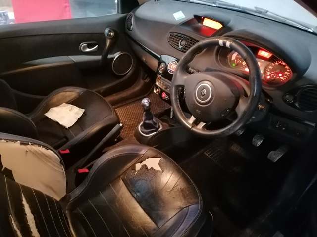 2012 Renault Clio III 2.0 Sport thumbnail 7