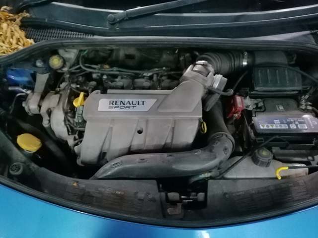 2012 Renault Clio III 2.0 Sport thumbnail 9