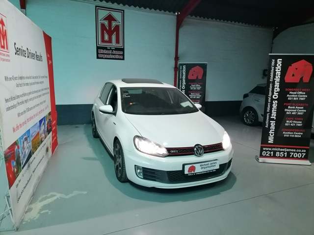 2012 Volkswagen Golf VI GTi 2.0 DSG thumbnail 3