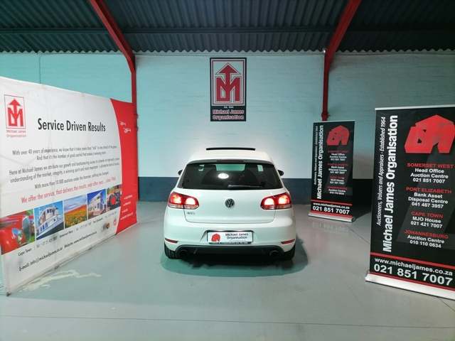 2012 Volkswagen Golf VI GTi 2.0 DSG thumbnail 4