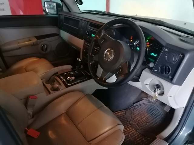 2007 Jeep Commander 3.0 thumbnail 7