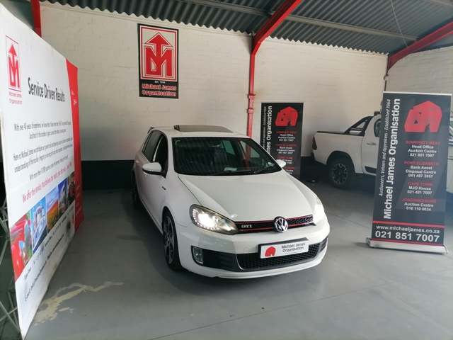2011 Volkswagen Golf VI GTi 2.0 DSG thumbnail 3