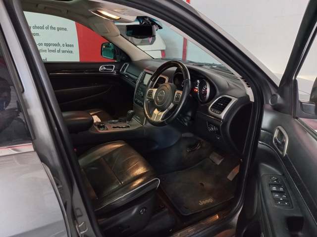 2012 Jeep Grand Cherokee 3.0L V6 thumbnail 7