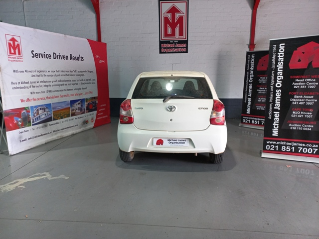 2015 Toyota Etios 1.5 thumbnail 4