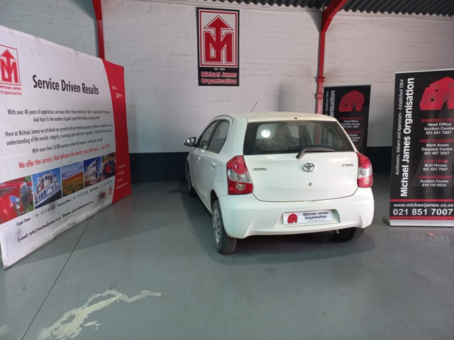 2015 Toyota Etios 1.5 thumbnail 6