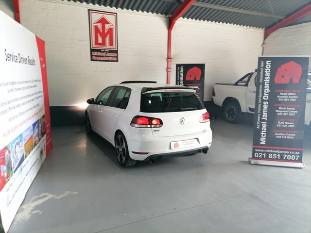2011 VW Golf VI GTI 2.0 thumbnail 6