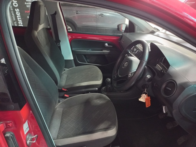 2019 Volkswagen Cross Up 1.0 thumbnail 4