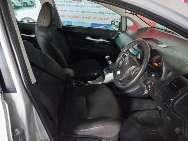 2012 Toyota Auris 1.3 thumbnail 7