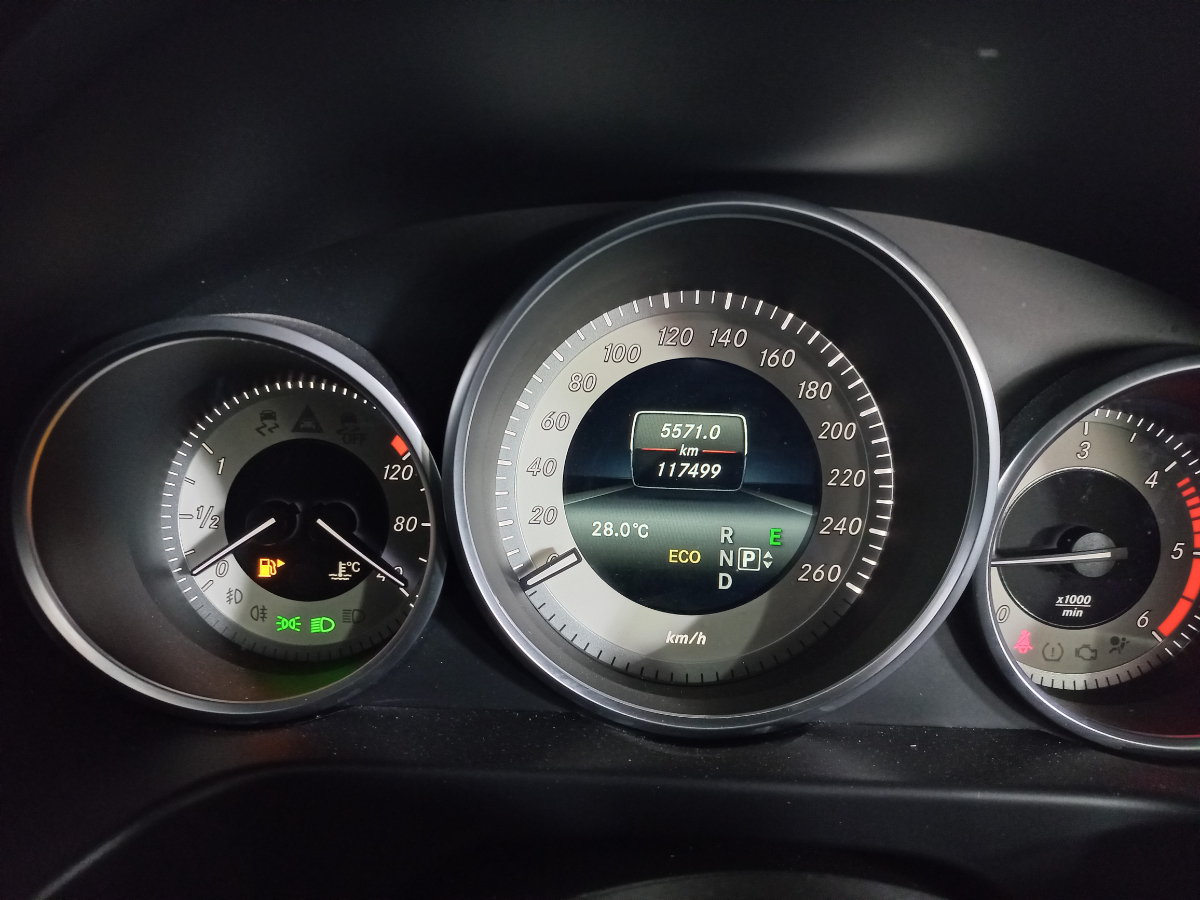 2014 Mercedes-Benz E 250 CDI thumbnail 8