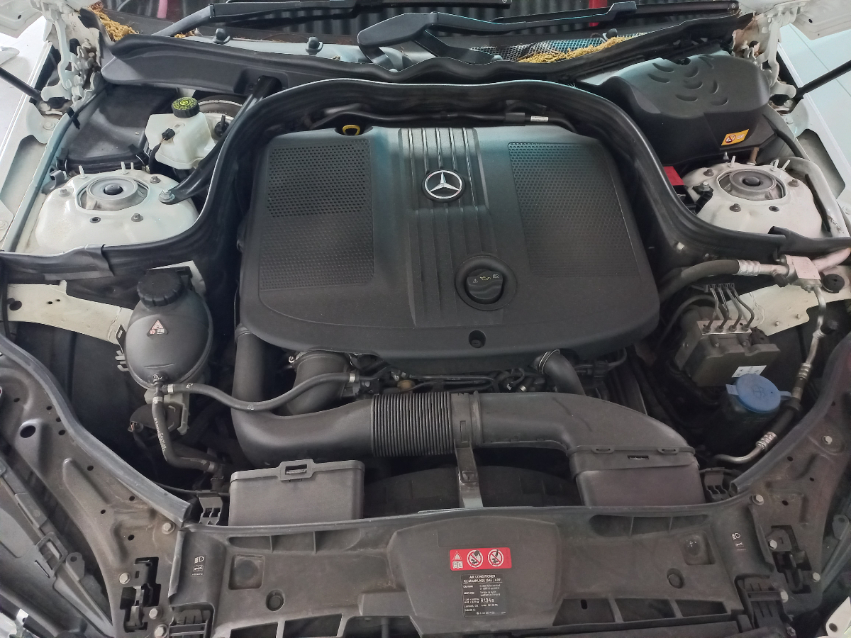 2014 Mercedes-Benz E 250 CDI thumbnail 9