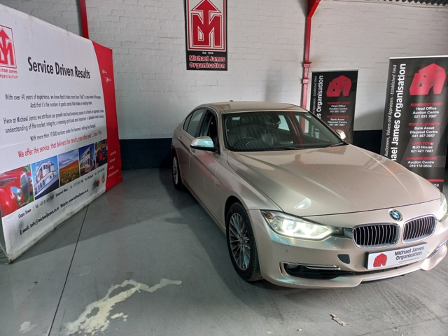 2013 BMW 320i thumbnail 3