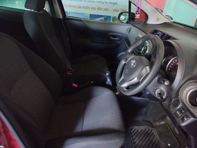 2013 Toyota Yaris 1.0 thumbnail 7