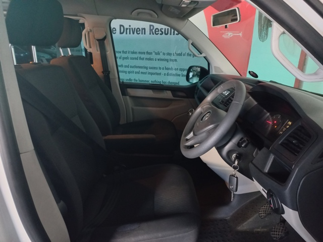 2017 Volkswagen T6 Kombi 2.0 TDI thumbnail 7