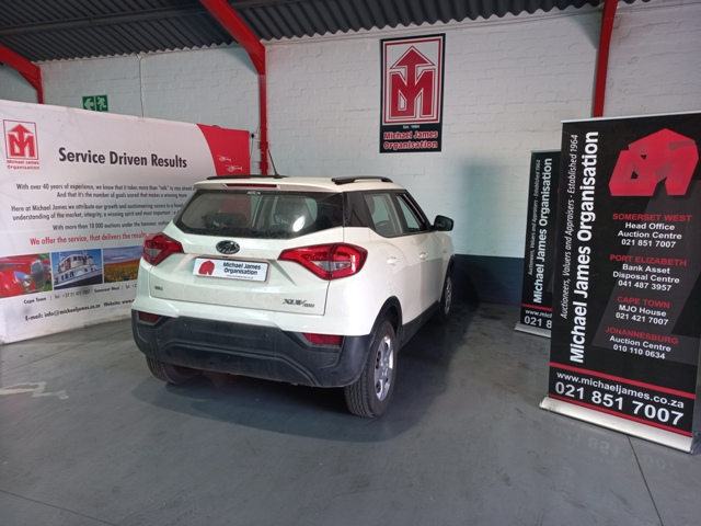 2020 Mahindra XUV300 1.2T thumbnail 5