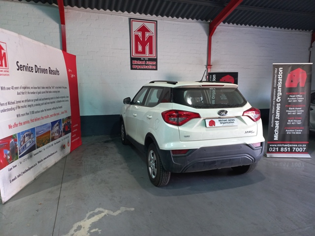 2020 Mahindra XUV300 1.2T thumbnail 6