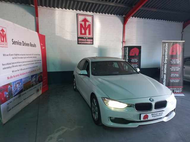 2015 BMW 320i A/T thumbnail 3