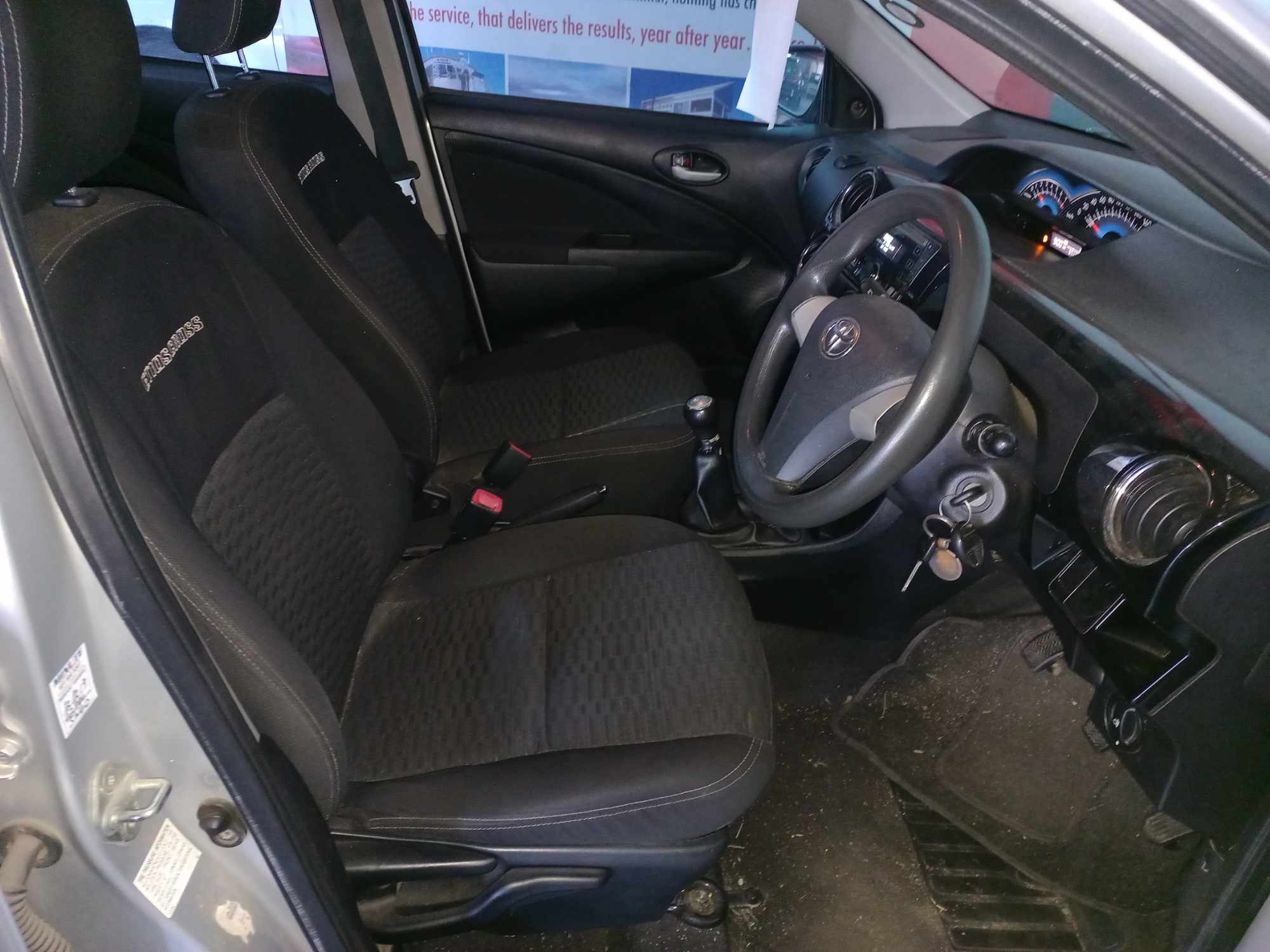 2014 Toyota Etios 1.5 thumbnail 7