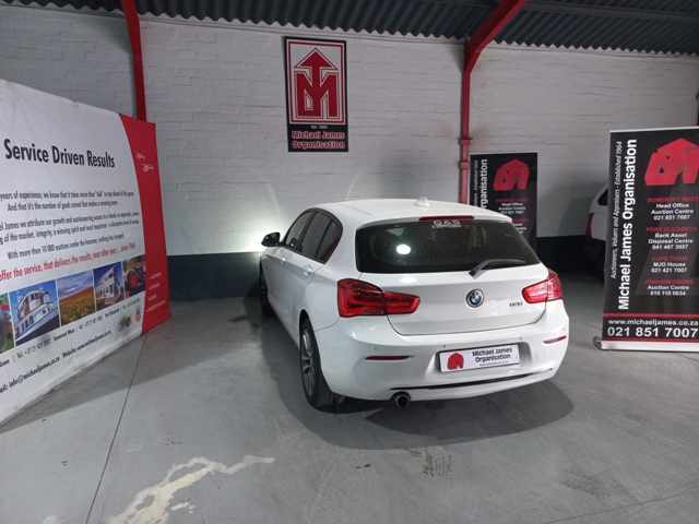 2015 BMW 118i Sport A/T thumbnail 6