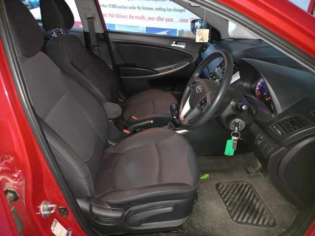 2016 Hyundai Accent 1.6 thumbnail 7