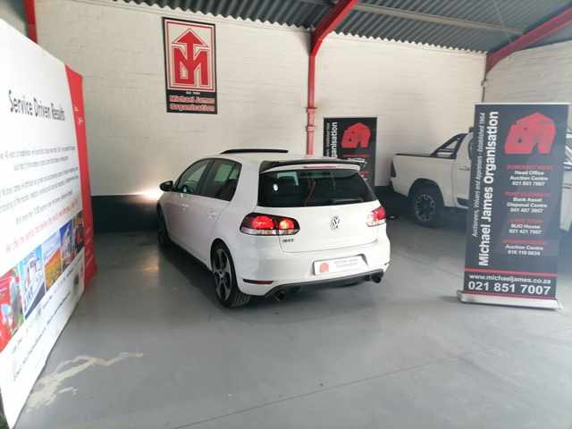2011 VW Golf VI GTI 2.0 TSI DSG thumbnail 6
