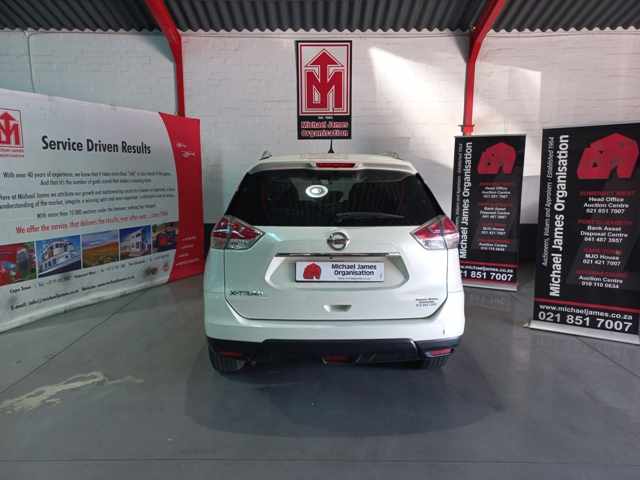 2017 Nissan X Trail 2.5 CVT thumbnail 4