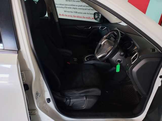2017 Nissan X Trail 2.5 CVT thumbnail 7