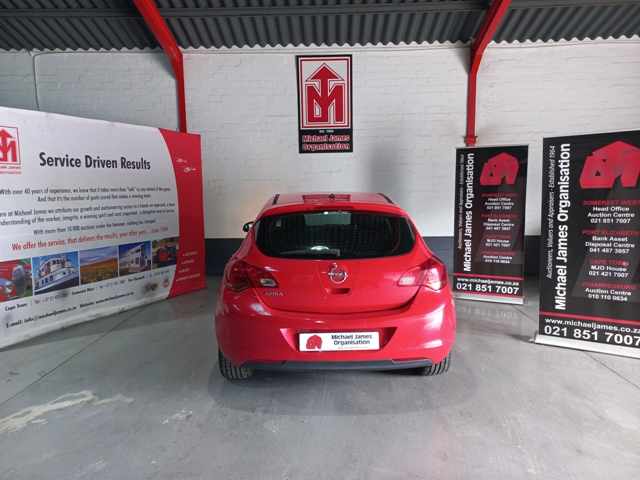 2012 Opel Astra 1.6 thumbnail 4
